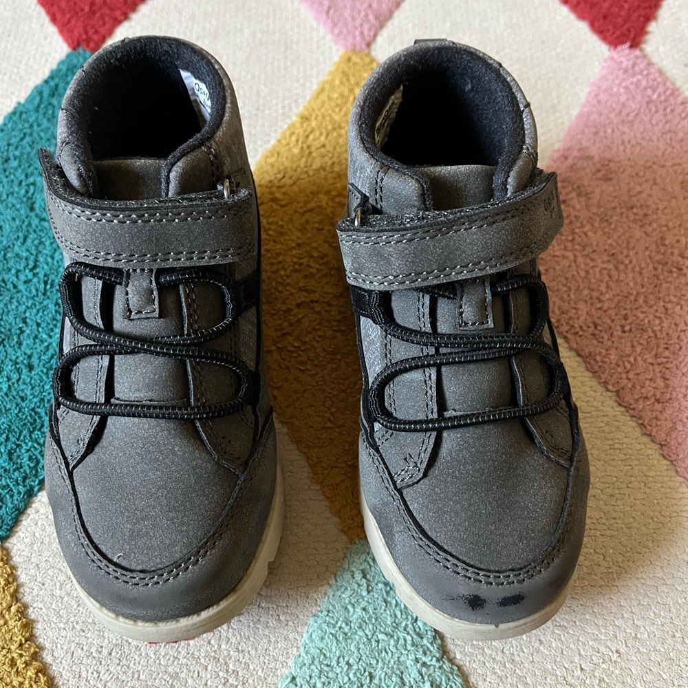 OshKosh B'gosh Gray Kids boots with Velcro